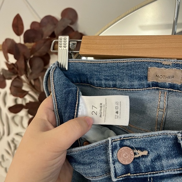 MOTHER Mid Rise Dazzle Ankle Fray in Riding the Cliffside Blue Jeans - Picture 8 of 12